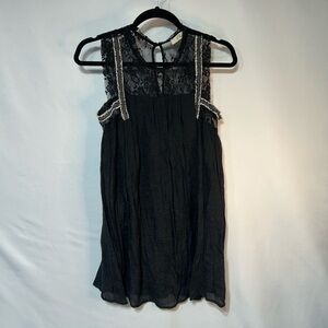Woman’s ELODIE sundress. Lace details. Size small. Free people vibes.